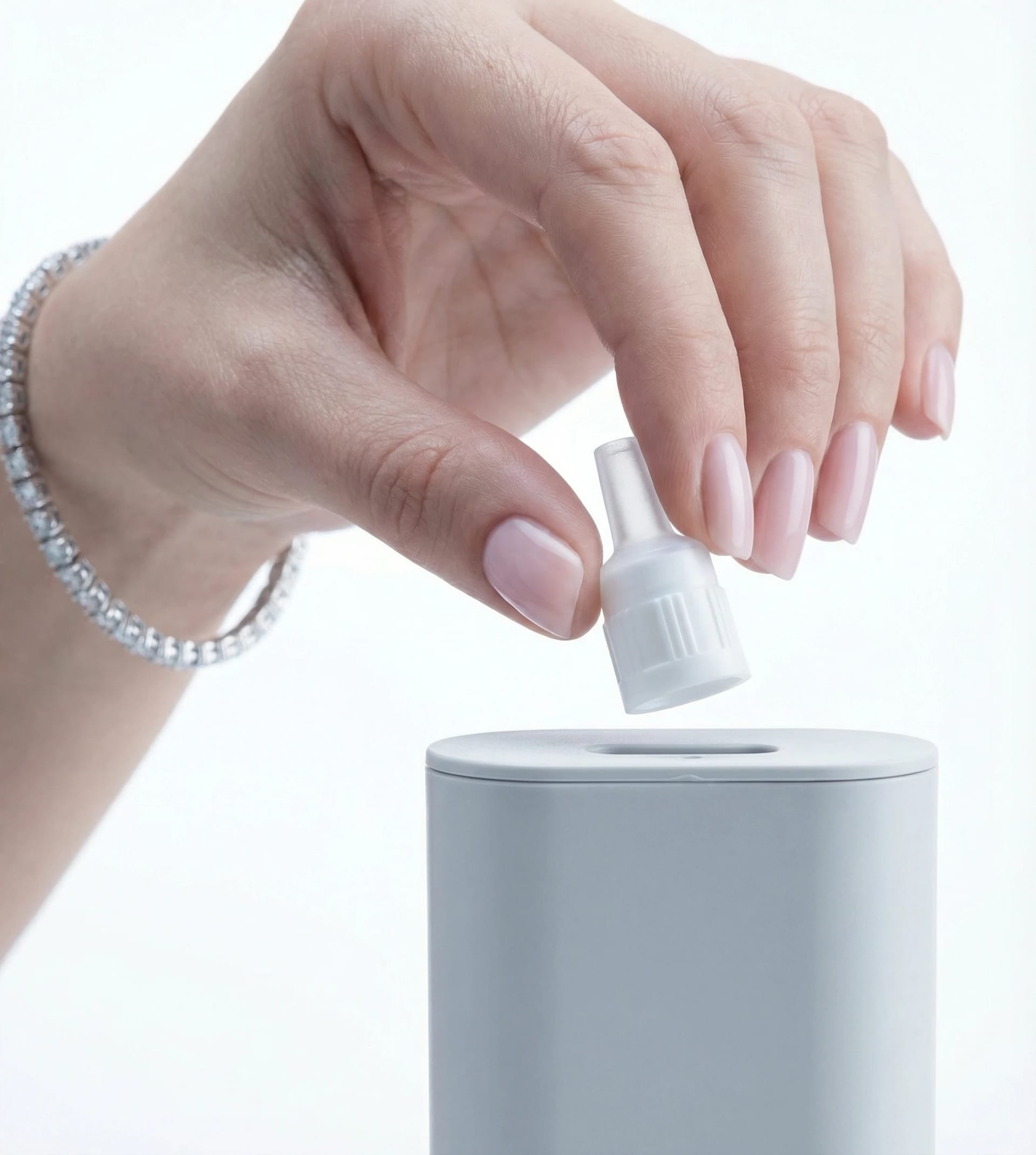 Крок І4 — безпечна утилізація голки після ін'єкції Mounjaro KwikPen тирзепатід: закрити ковпачком та викинути у контейнер